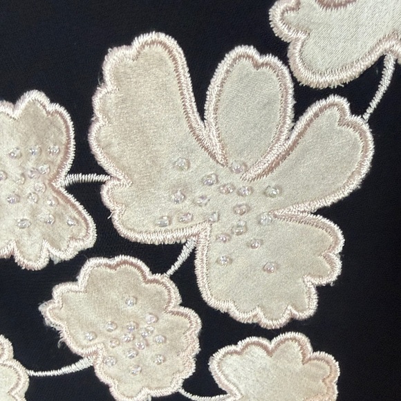 Maggy London Vintage Black Top Cream Floral Appliqué Sleeveless Top Size 12 - Picture 6 of 10